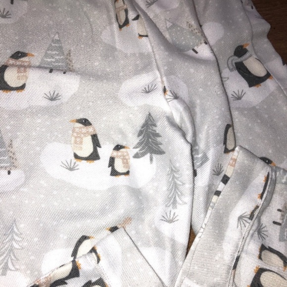 Pottery Barn Boys 4T Penguin Christmas Pajama Bottoms - Picture 4 of 4